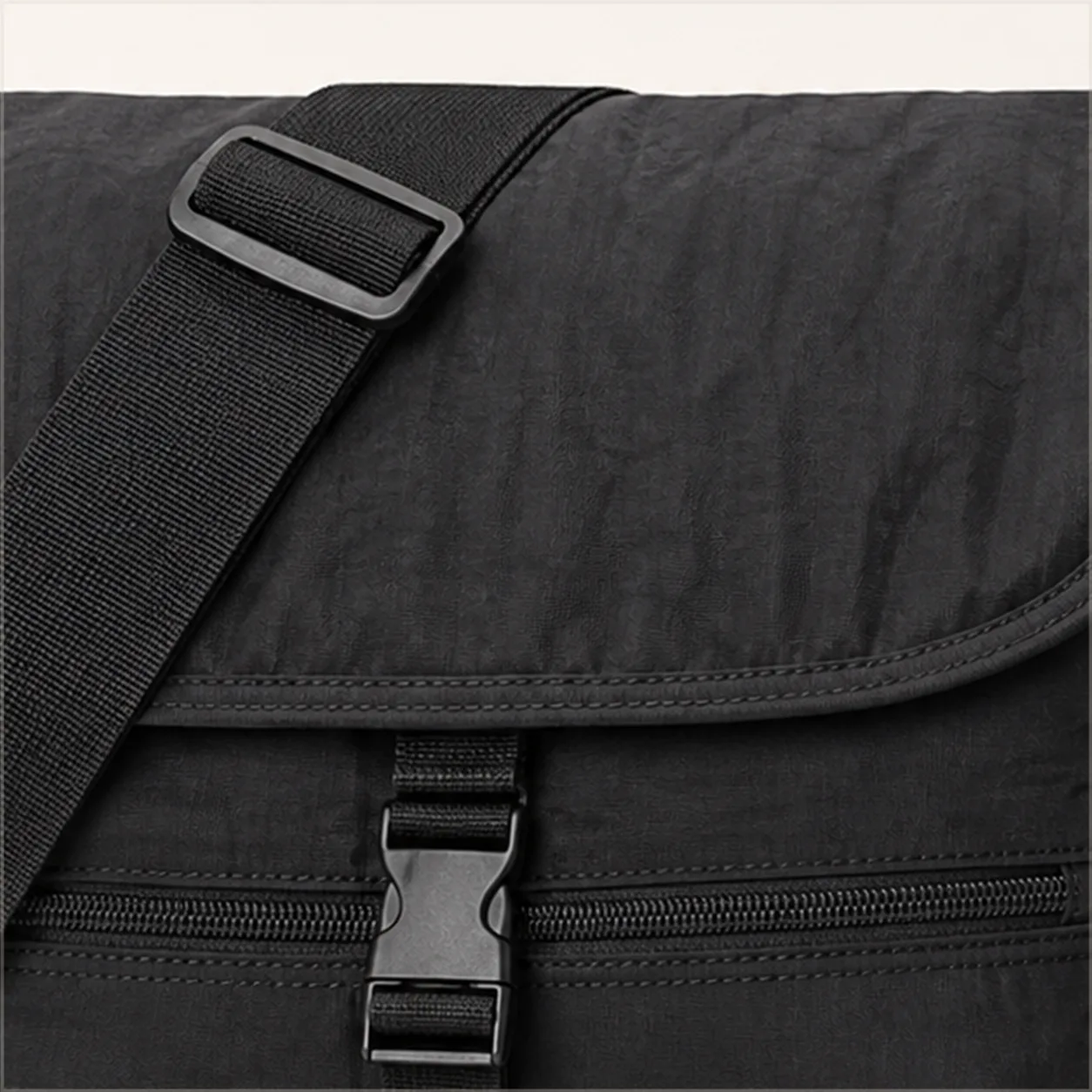 Messenger Shoulder Bag detail strap