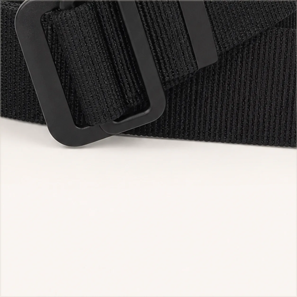 Wide Webbing Belt detail tip